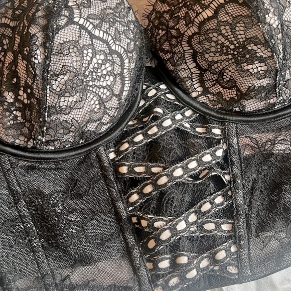 Victoria Secret Dream Angels Black Lace/Light Pink Corset size L - Picture 4 of 10